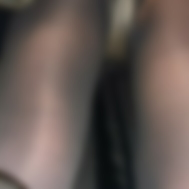 階段下からパンチラ2