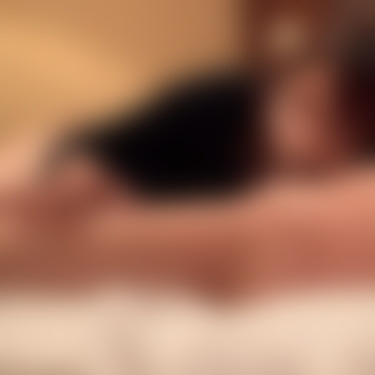 たっぷり舐める🥰💕

マスクフェラって地味に興奮します💕

パンツ脱がさずエッチしてるようなそんな感覚💕