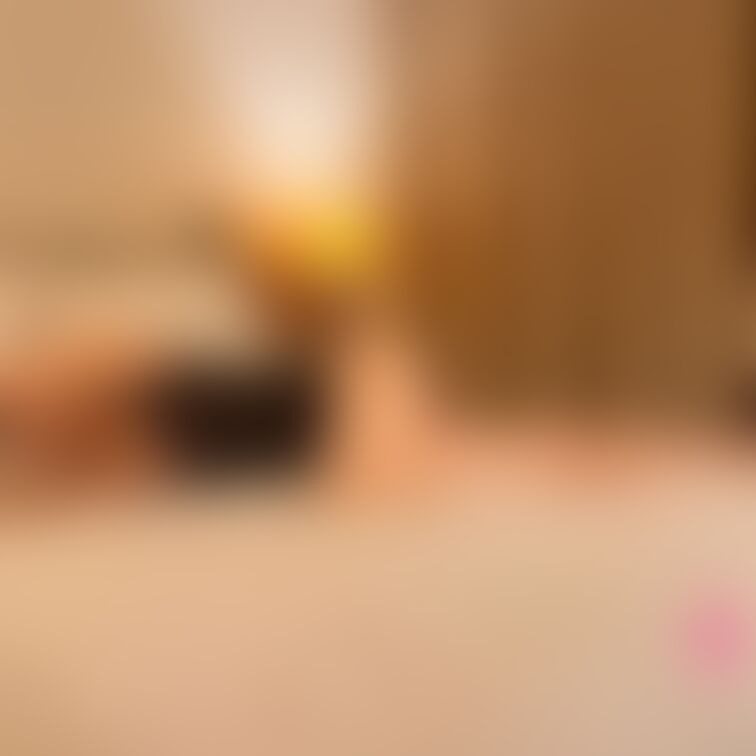 ゴロゴロしてもいい?🥰
ねぇ~💕
こっちに来て一緒にゴロゴロしよ💕