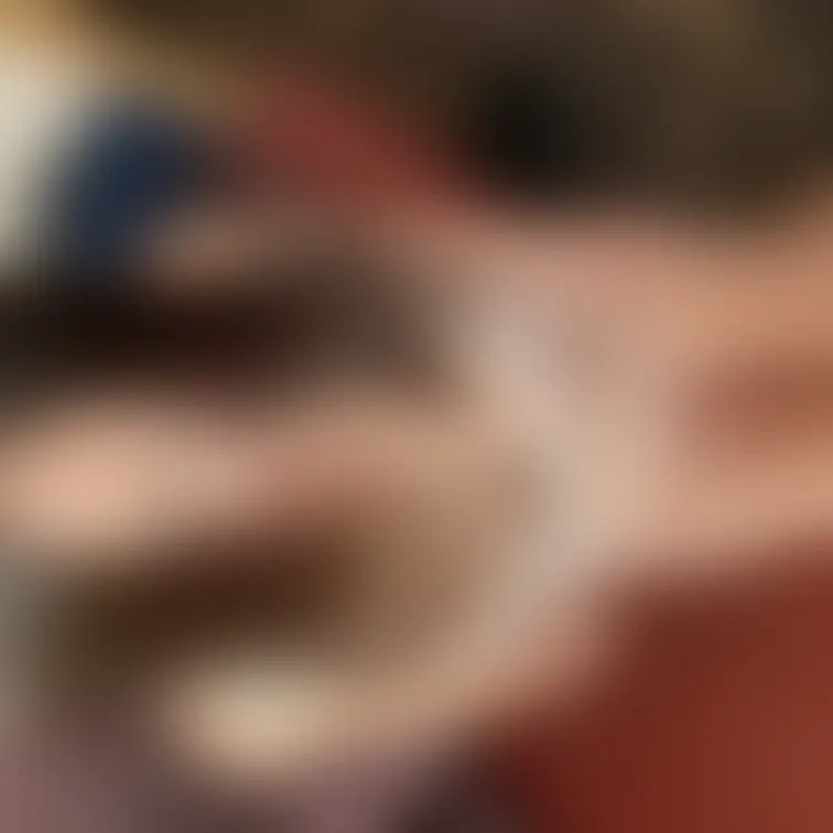 てへ