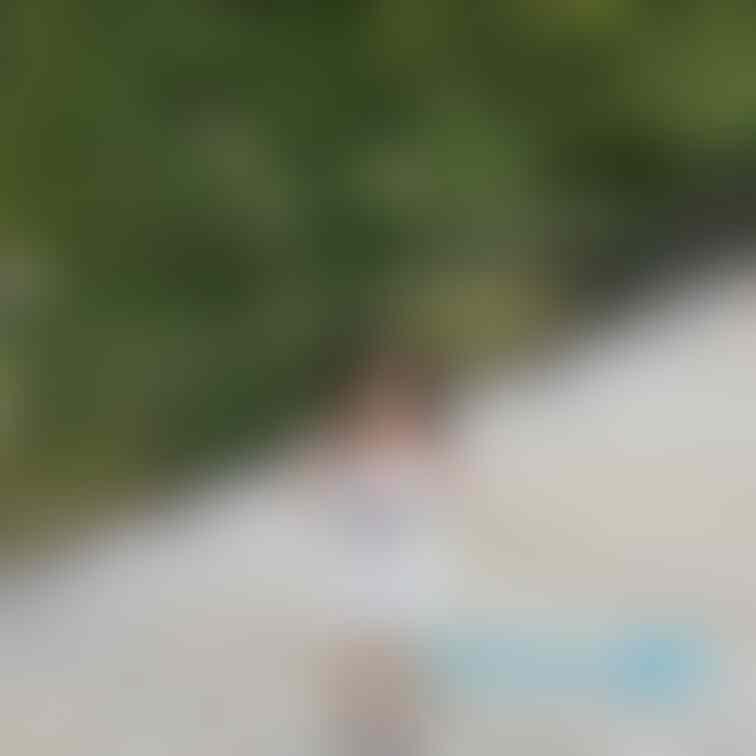 こんな露出好き熟女は好きですか？