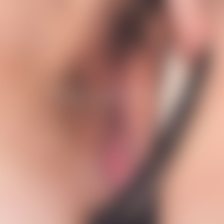 くぱぁして待ってるから…💓 
はやく 
ぺ○○○👅 しに来てね😍 
とろとろになってるの見て…🥺💕
