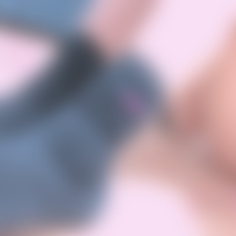 みんなが大好きな体育座りにパンチラ♡