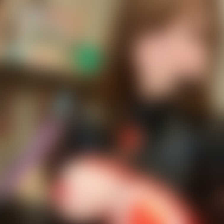 ニプレスから乳輪ちらつかせながらの悪魔コスプレ営業😈♡