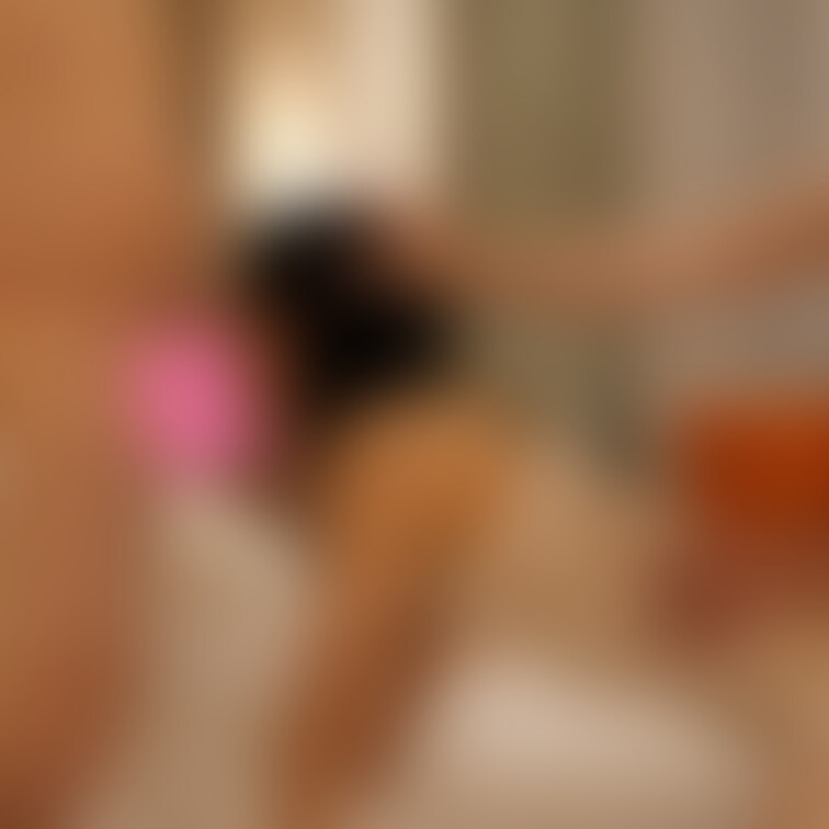 <本日の1枚>
プレイ中のユリはとっても従順です。
旦那以外の男性からの支持でも素直に従ってしまいます…
