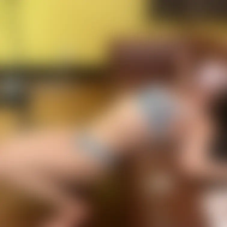 妻のモジャ陰毛を剃毛して初のパイパンにしました。
動画は少々お待ちください。
妻と知り合ったばかりの頃、妻には彼