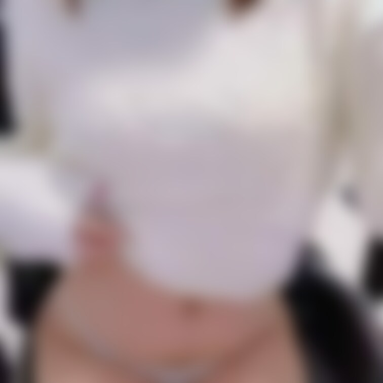 乳首はあります🫠笑お腹やばいのは置いといてください…
