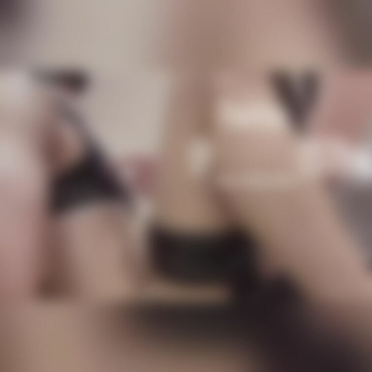 パンツからはみ出るちんちん可愛い🥺