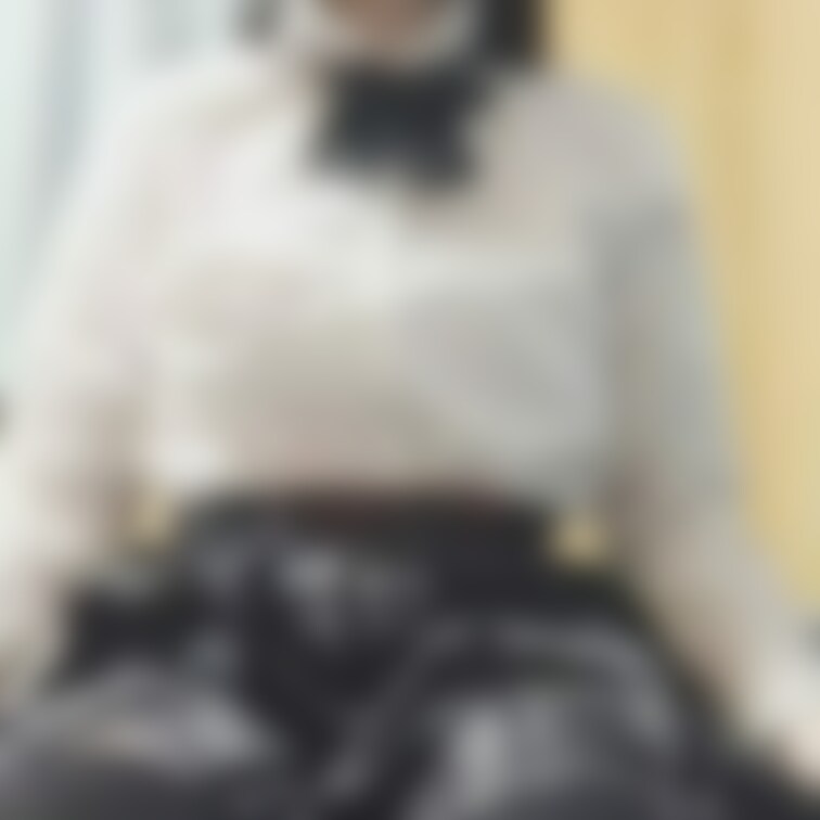 上の服をぬぎぬぎ♡
サンプルより長めの動画だよ❣️