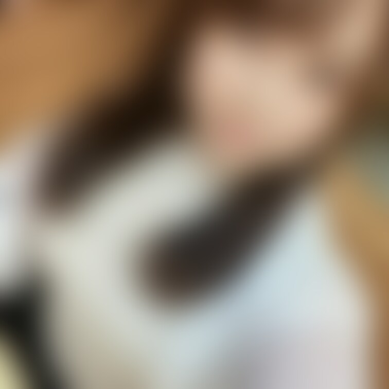 ちょっと顔がふっくらしてる頃と下着だよ。