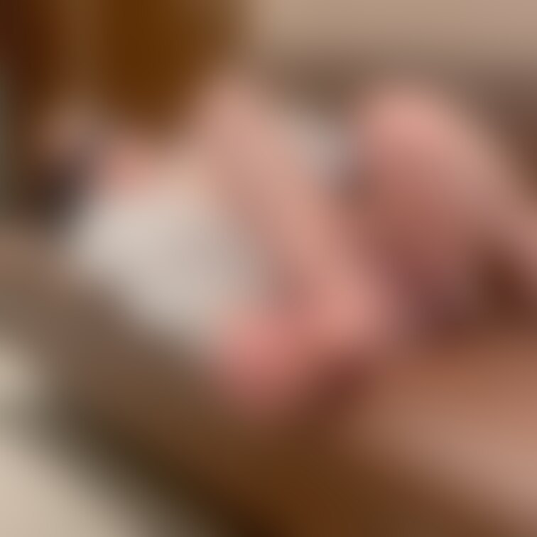 人妻のおパンティでよければ
差し上げます💕
恥ずかしいけどクンクンしていいよ〜
わたしの匂いでシコシコしてほし