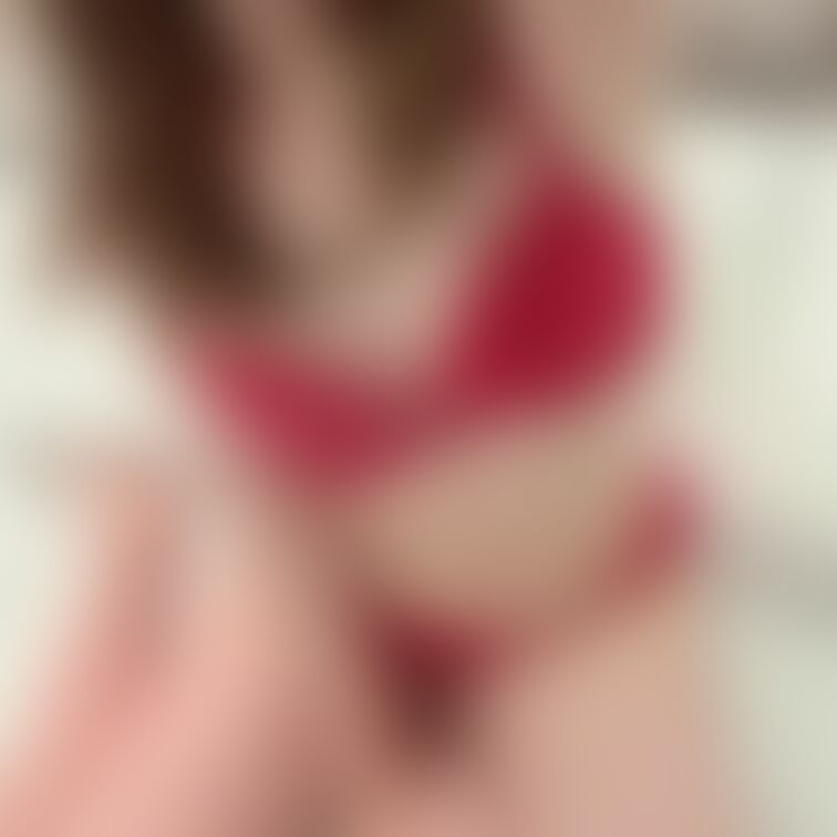 ハッピーバレンタイン🍫💕
いつも応援してくださる皆さまに、バレンタインカラーの下着姿をプレゼントです🥰
いつもありが