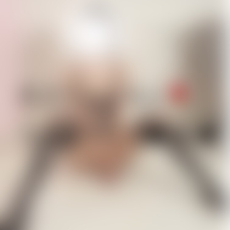 乳首チラっ|´-`)ﾁﾗｯ

M字開脚と書こうと思ったけどおま●こがうっすら写ってると勘違いさせたら悪いので書きませ