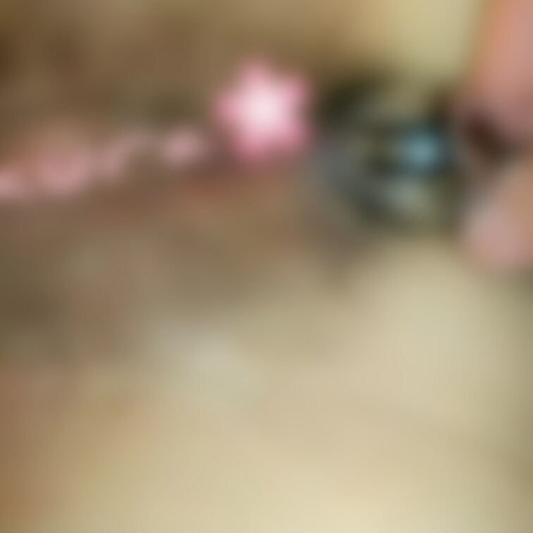 そんな大きいアナルプラグ...お尻に入らない…💦

ん…入っちゃってる…💦💦