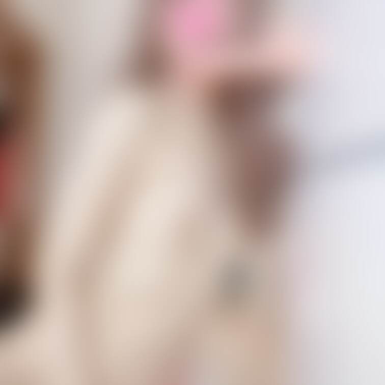 欲求不満すぎてキッチンでチンポしゃぶる変態女❤️