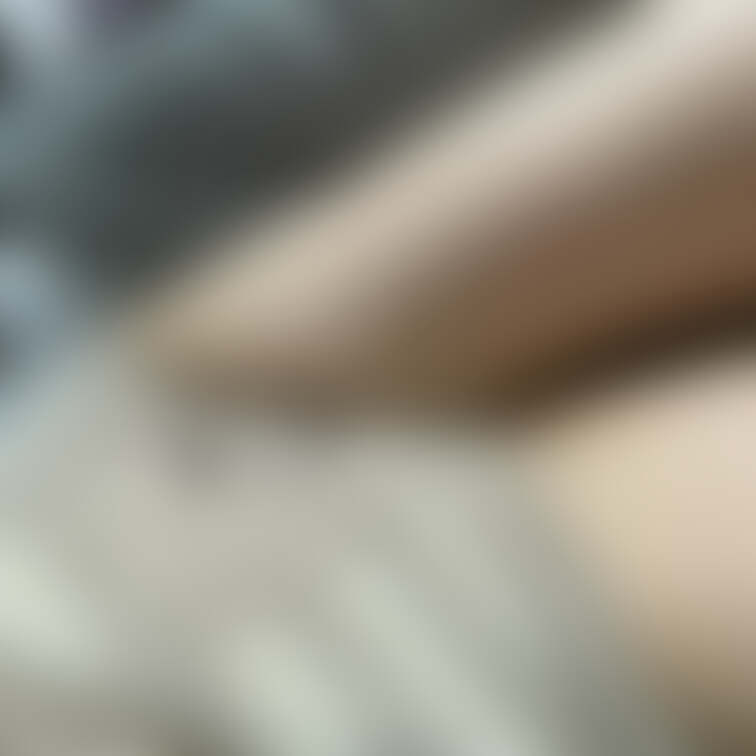 太もも柔らかすぎて凄く潰れてる⸜(*˙꒳˙*)⸝