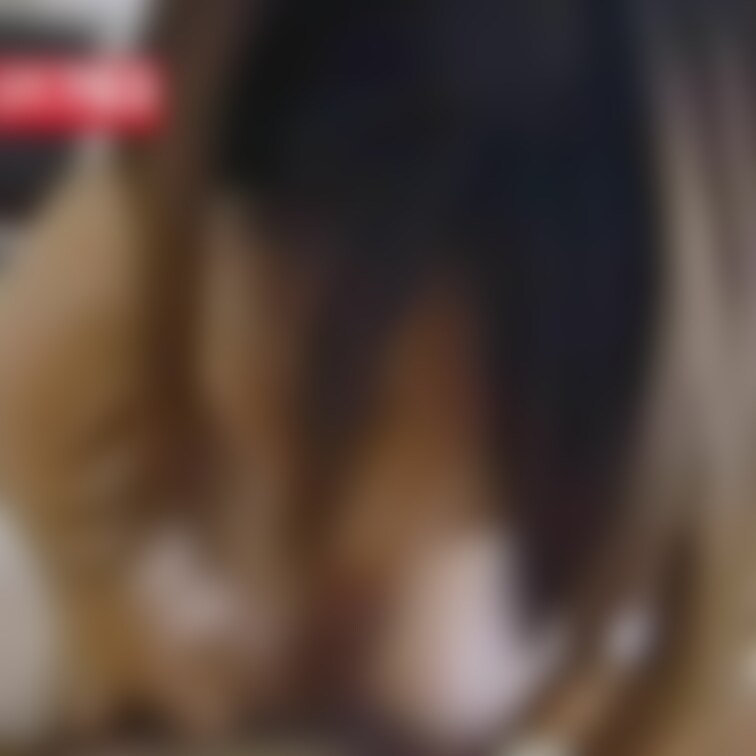 ☆顔出し☆ 全裸でフェラ💕

フェラ好きで嫁ちゃんファンの方なら絶対抜ける、、、かも？な可愛い顔で一生懸命丁寧に舐め