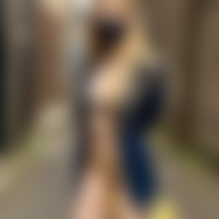 中に派手派手な下着を着ていた女の子をパシャリ！
