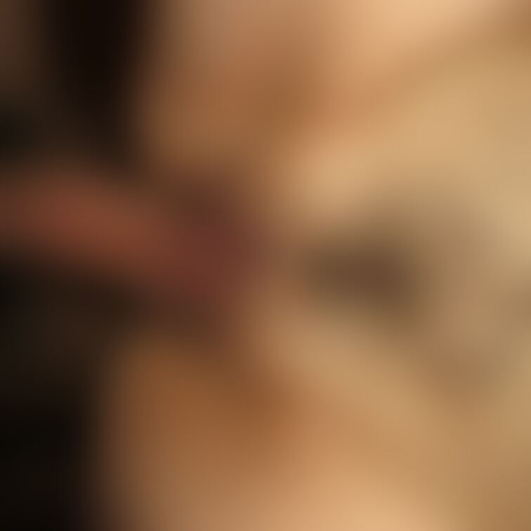 40代綺麗系熟女とのハメ撮りです。
結合部フェチなので撮影してみました笑