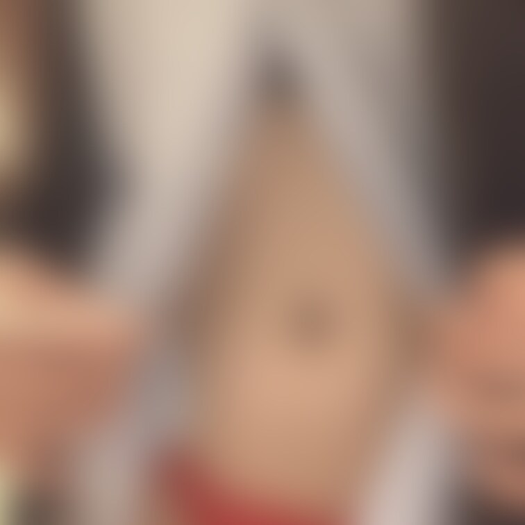 シャツからチラへそෆ˚*