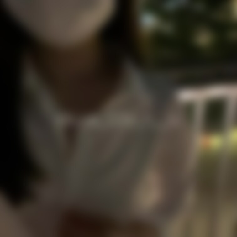 きょろきょろしながらおっぱい見せてる人(ᐢ ܸ. .ܸ ᐢ)՞ ՞