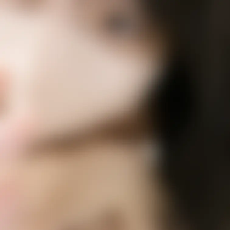 黒髪少女（20歳）全裸オナニー。

ちっぱいだけど美乳。
幼く見えるけどしっかり大人。
清純そうに見えて変態。