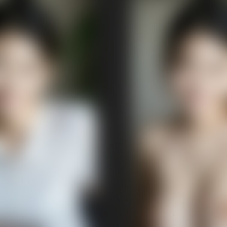 着衣と脱衣を並べた画像です。画像№605