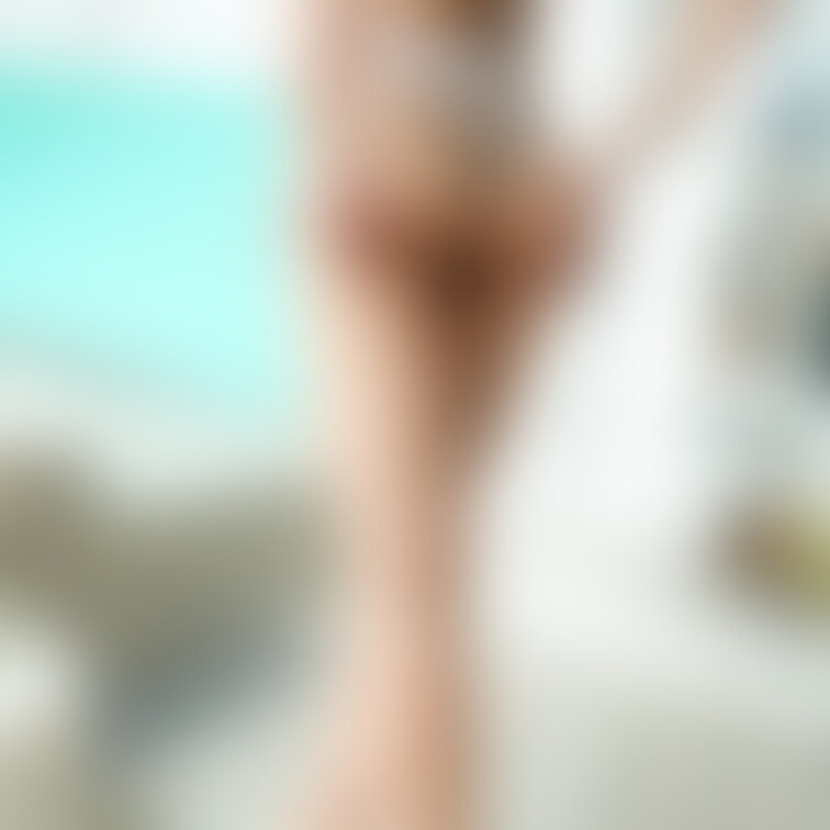スケベ水着でぬるぬるオイル自撮り写真高画質の投稿開始！助平なお肉の食い込みをｷﾞﾘｷﾞﾘ限界を極めてみました！総数２００