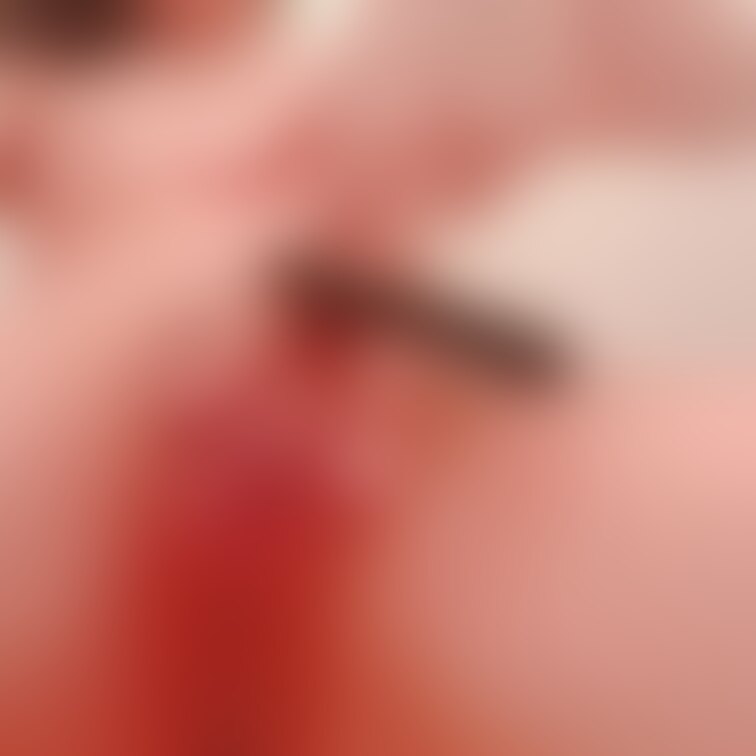 個室でおまんこくぱぁしてみました🥰見た目パイパンだけど、こうやって近くで寄って見るとちゃんとあそこの毛が生えてる🥺あそこ