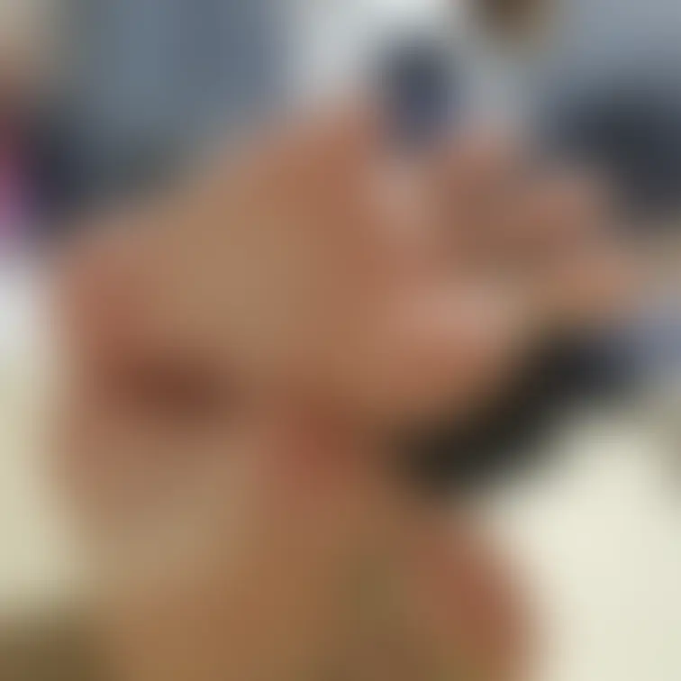 はいおまえの好きな足。今日頑張った褒美に舐めさせてやる