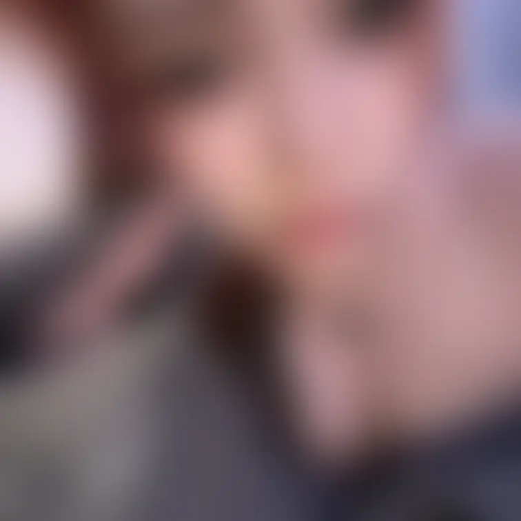 休みの日って人とくっつきたくなるからかまって😘