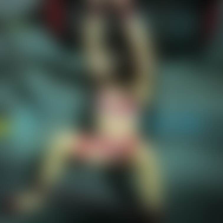 映画館の中では手すりに○○○束してみました。
もちろん○○○束具はすべてLiebeSeeleさんのワインレッドです💕