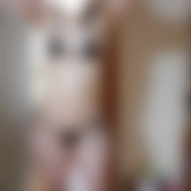 弥生の全裸パーティー兼公開撮影での一コマ。極小ビキニでパンツに何か吊るしてます。

セクシーアイドル虎の穴・弥生編a