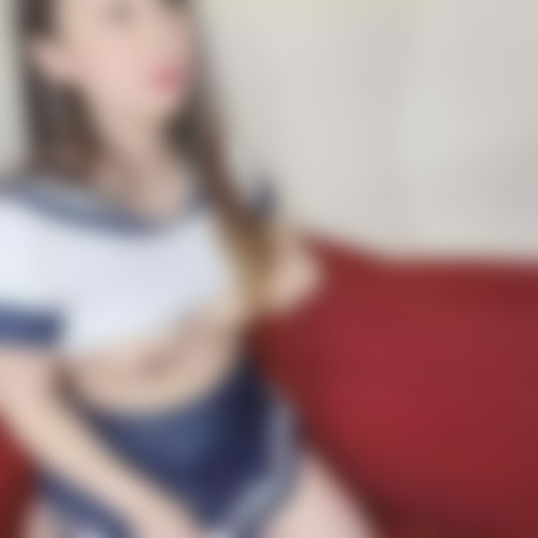 エッチな配信中に旦那ちゃんが乱入してきて、みんな見てるのに生中出し💦  
さきのエッチ、見たくなっちゃった？？💓