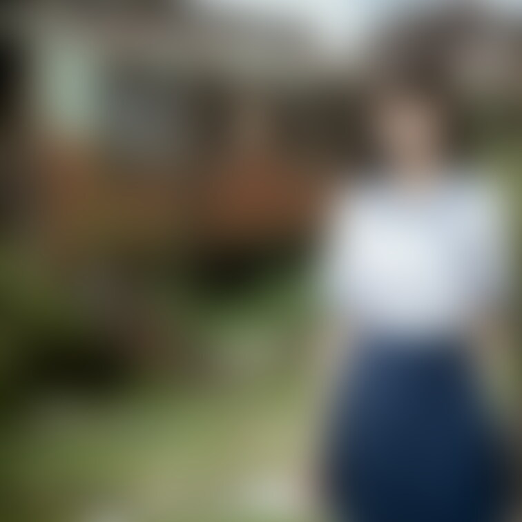 夏なので怪談っぽく、廃屋と女の子の組み合わせで 作ってみたかったんです。 でも、思いのほか爽やかな女の子ばかりだし、 途