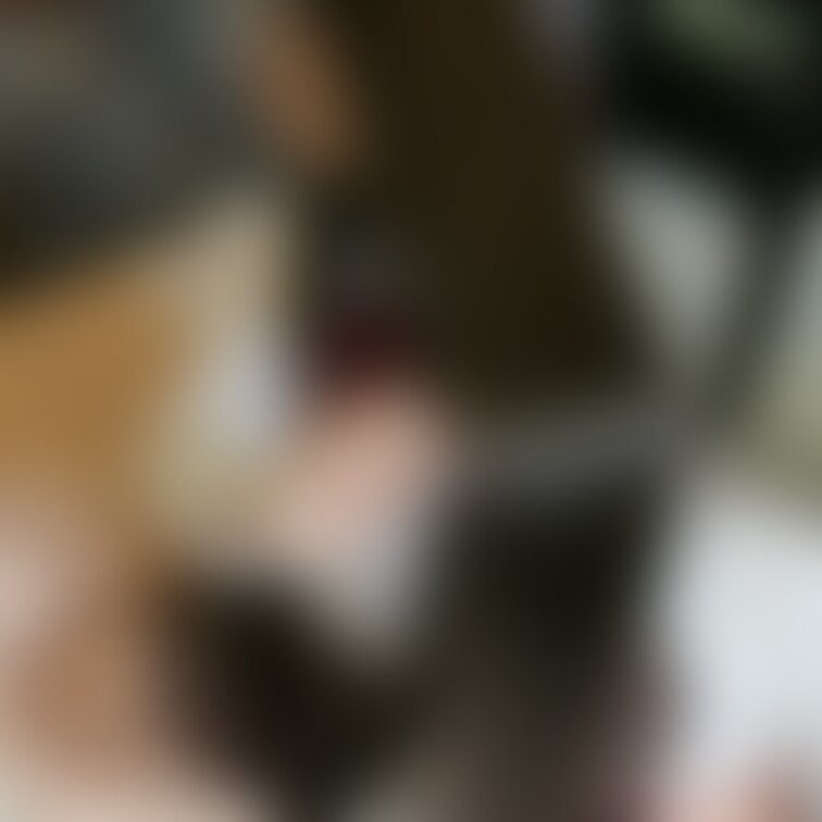 つやつや黒髪ロングヘアのブラッシング風景②