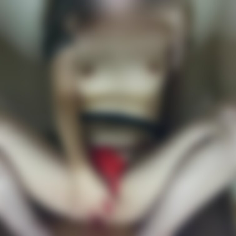 薄暗い部屋でオナニーをして興奮💓赤いTバックと網タイツがエロい！