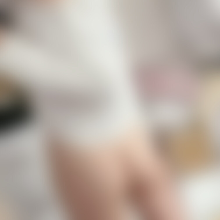 今回の写真は生々しい🍑Siri🍑

今日は皮膚科に行ってきました〜🏥
私の肌は薄くてやわらかい素材で
刺激に影響
