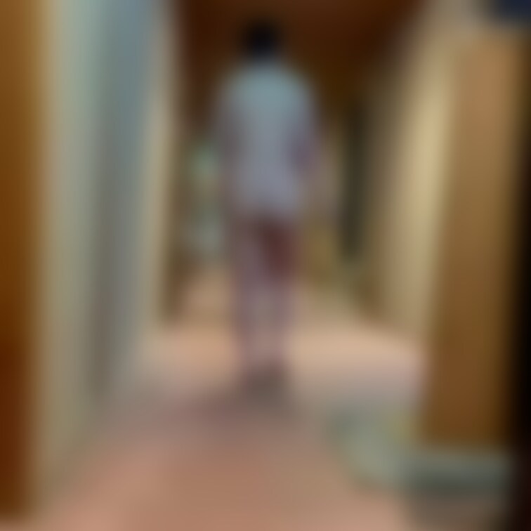 とある旅館にて、お風呂に入ろうとしたら忘れ物をしてしまったのでお部屋に取りに行きました☺️