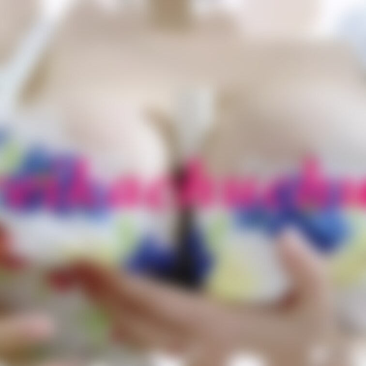 サルートの下着つけてパイずりみたいにしてみました(〃∀〃)ｷｬ💓
香水の瓶がすっぽり埋まっちゃってる❤️