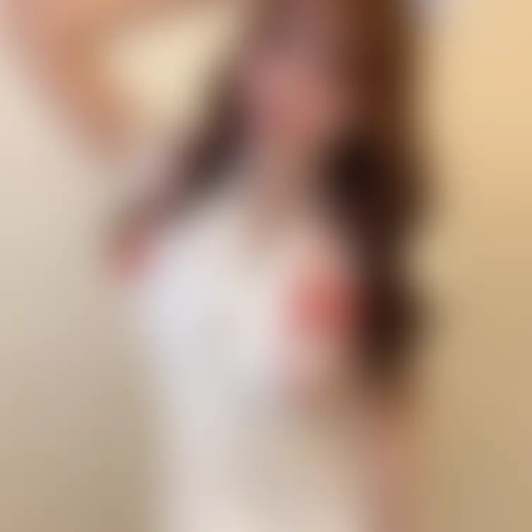 【ナース服のりか❤️🤍】

ナース服のりか、どうですか？♡
動画も楽しみにしててほしい😘