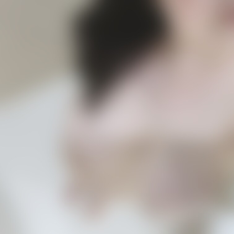 「胸よりお腹が前に出てたらデブ」みたいなの昔聞いたけど、胸のがでてるからセーフ…かな？？