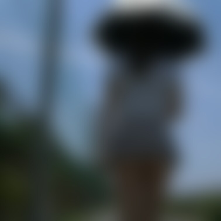 公園散歩からの野外で生着替え動画を『人妻M💕推しプラン』で公開中です💕
写真は動画の切り抜きです💕