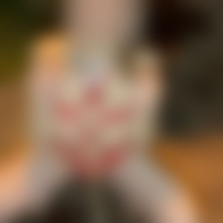 Xの続きです❤️知らないおじさんにホテルで貸し出されてきました😖猫耳、首輪、亀甲縛りでお外につながれておしっこかけて頂き