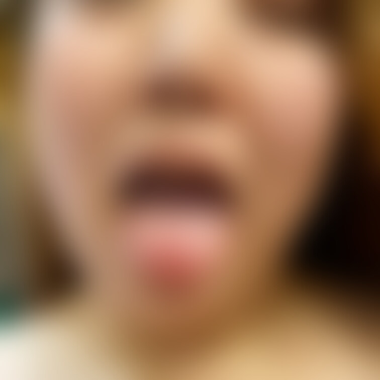 舌ってすごくエッチだと思いませんか？

舌でぐちゃぐちゃのキスするのも好きだし、お尻の穴を舐めたあとに舌を中まで入れ
