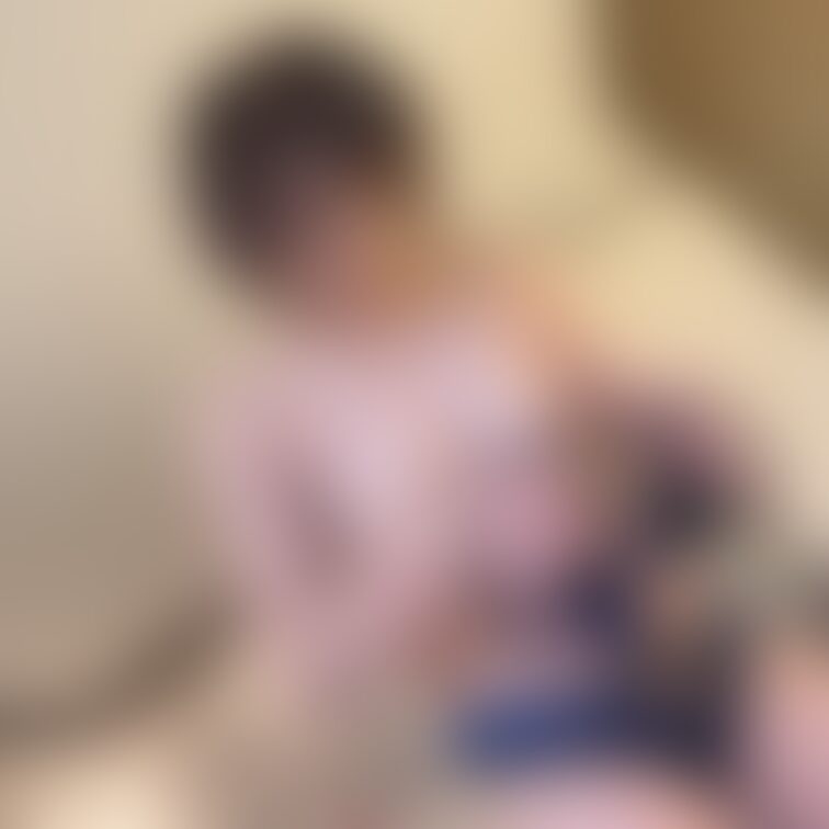 もぉぉ、、おっぱい、、丸見えだよぉ、、、
ちょっとぉ、、待っててぇ。。。