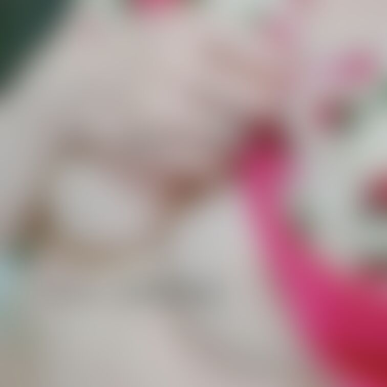 ちょびっと見えてるやつ😍