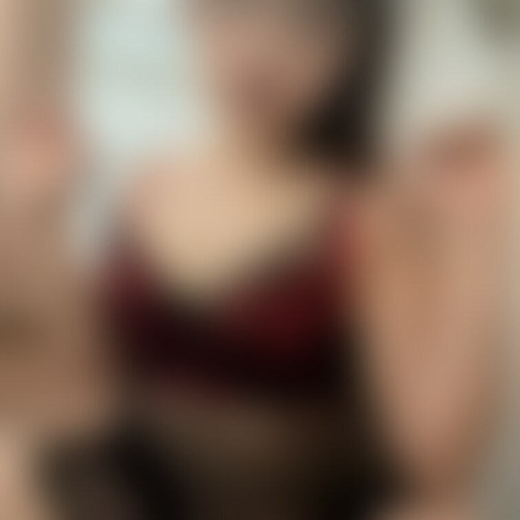 そんなところでしちゃうの♥♥？！
お家だからいいよね？
階段オナニーお楽しみにねっ(  ᴗ͈ˬᴗ͈)◞➸♡.°