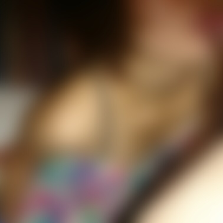 着替えも準備してさやかちゃんと一泊。食事と風呂を済ませて、お楽しみついでの撮影です。さやかちゃんのフェラはとにかく長いん