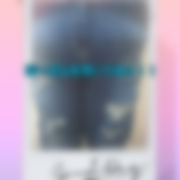 こんばんは🌙*ﾟ
今日はダメージジーンズを初めて履いてみたよ！！
ちゅあには似合わないかもしれない😩

足短いか